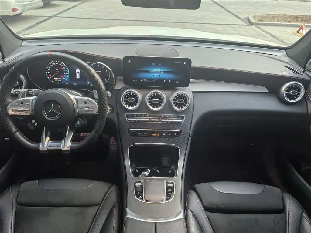 MERCEDES-BENZ GLC AMG