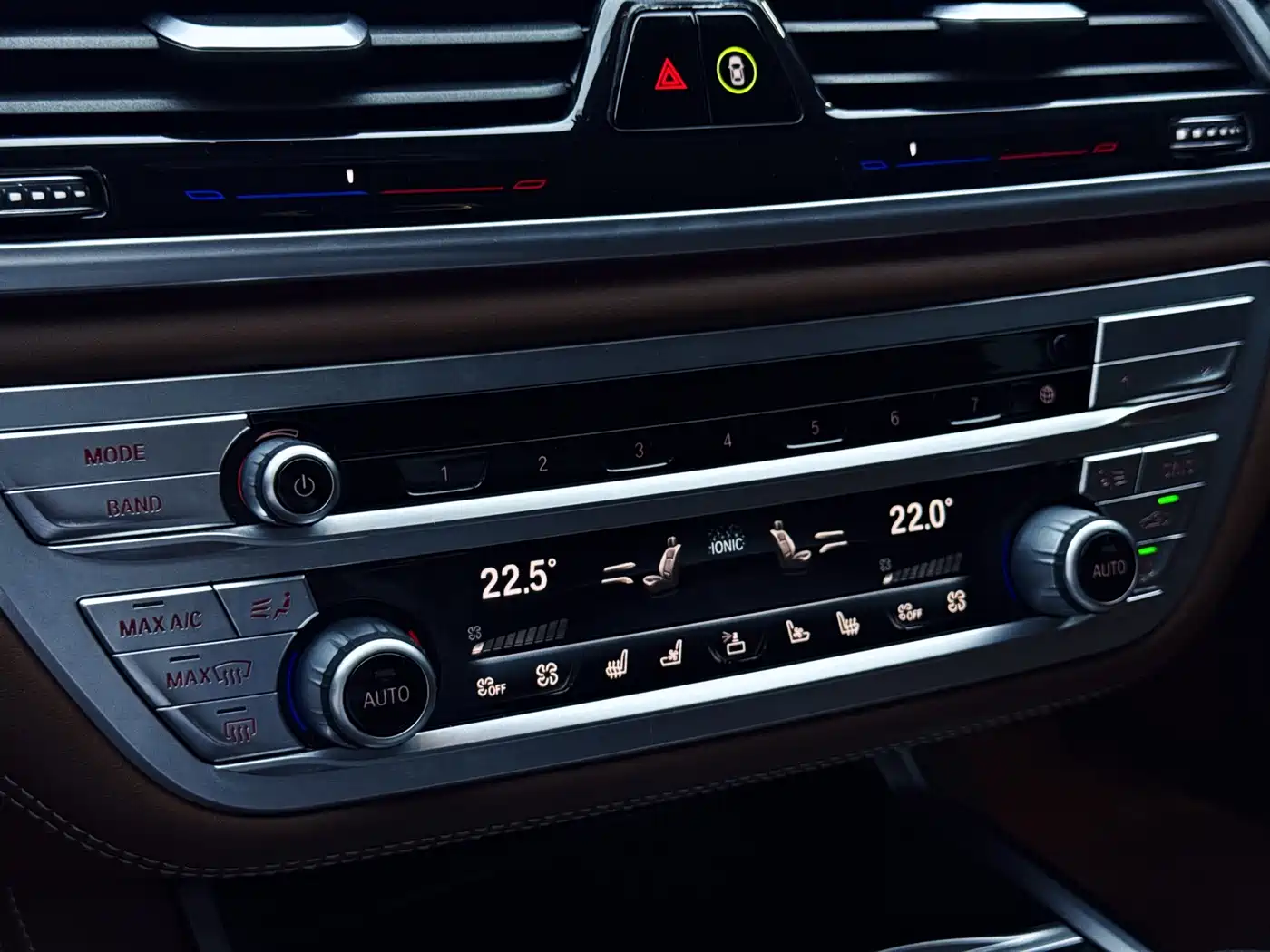 BMW 7 Series 2019 740Li xDrive Executive M Sport Package фото 19