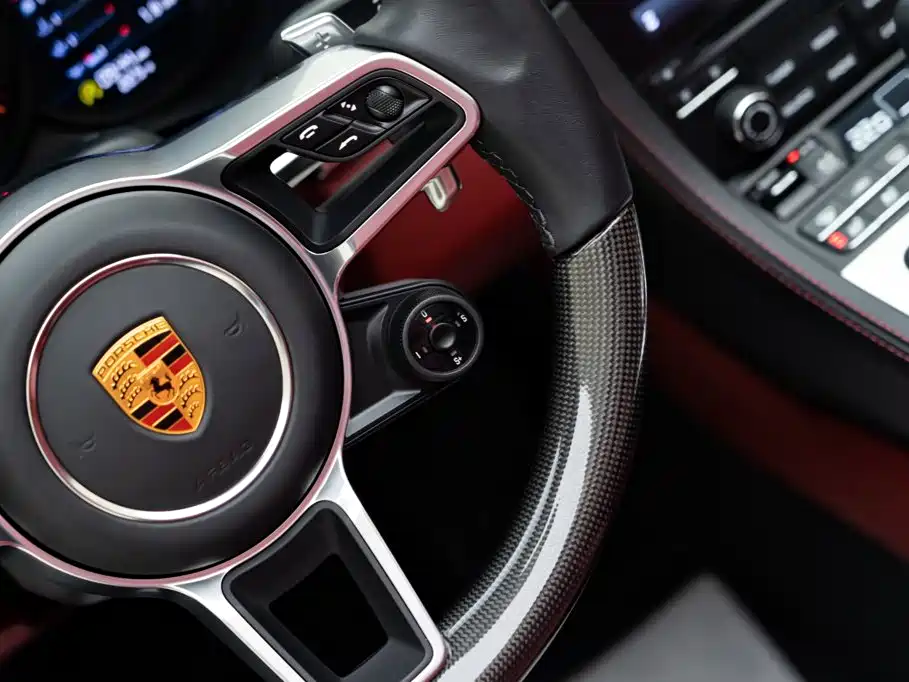 Photo 20 - Porsche 718