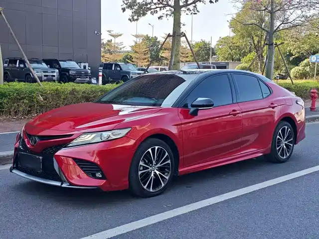 TOYOTA CAMRY