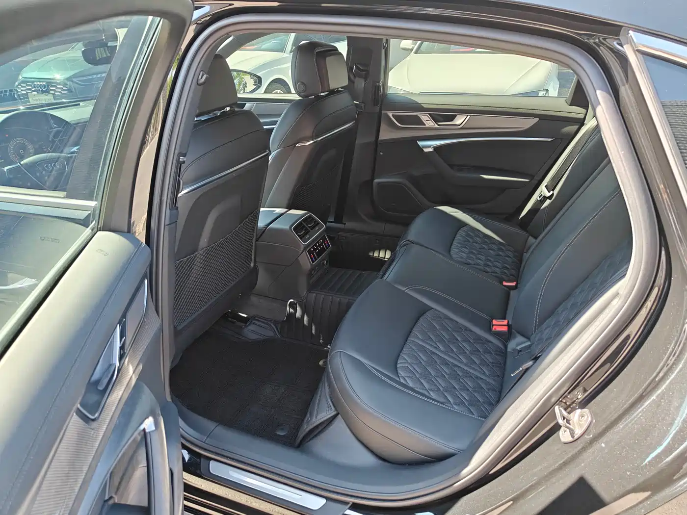 Audi A6L 2025 Model Year Facelift 45 TFSI Premium Sport фото 9