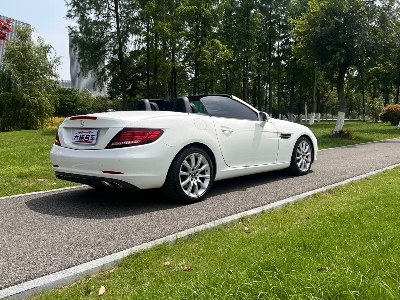 Mercedes-Benz SLC 2018 SLC 260 Dynamic фото 13