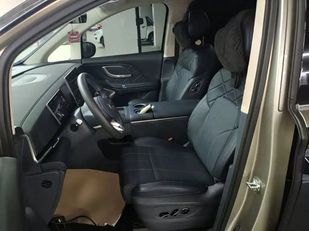 Voyah Dreamer 2025 2025 Model PHEV Basic Version