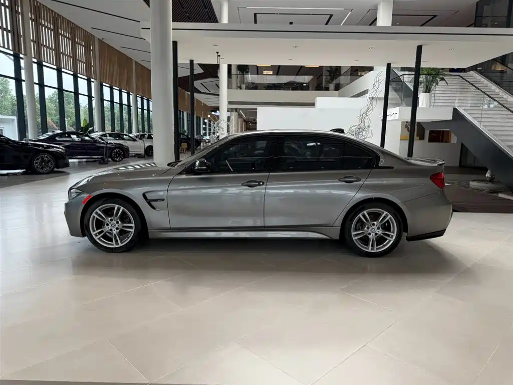 BMW 3 Series 2017 330Li M Sport фото 4