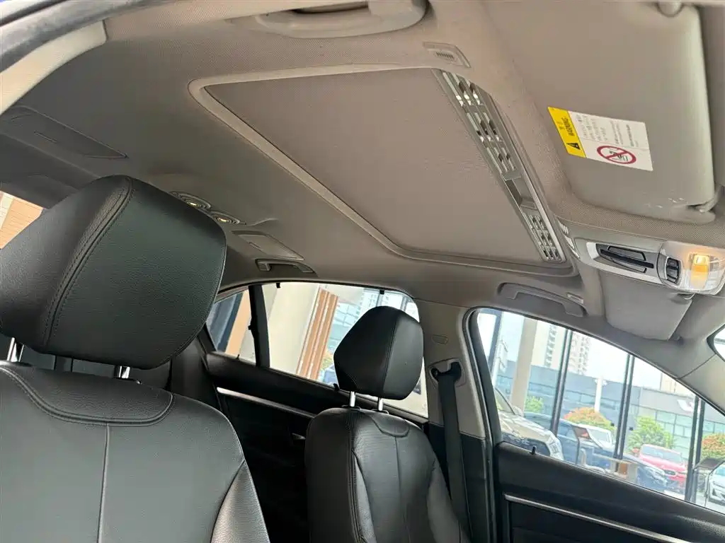 BMW 3 Series 2017 330Li M Sport фото 7