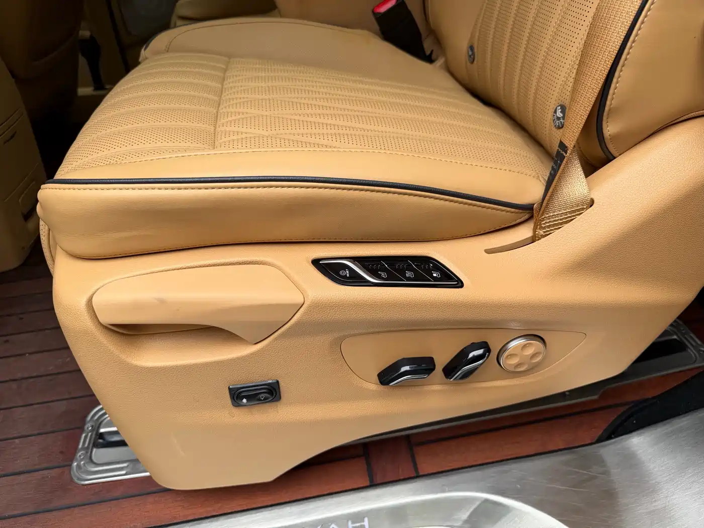 Voyah Auto Voyah Dreamer 2022 Low-carbon Dream+Smart Package фото 16