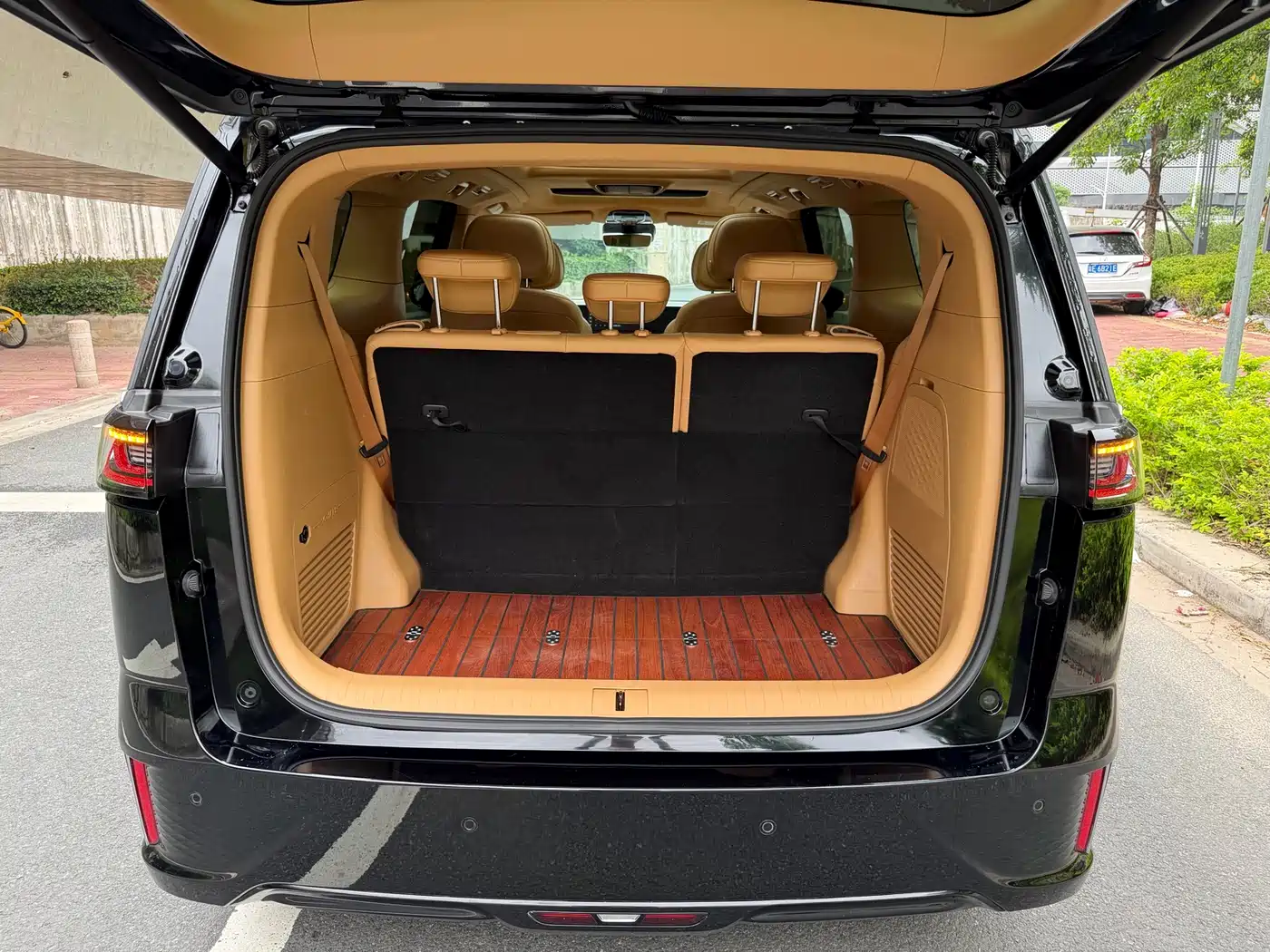 Voyah Auto Voyah Dreamer 2022 Low-carbon Dream+Smart Package фото 21