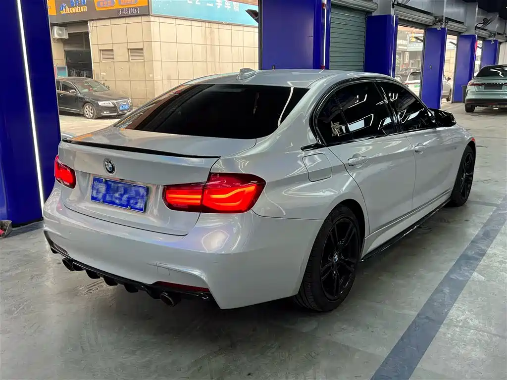 BMW 3 Series 2019 320Li M Sport Black Night Edition фото 4