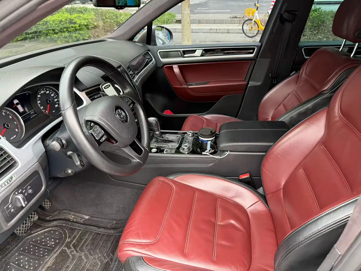 Volkswagen Touareg 2013 3.0TSI X 10th Anniversary Limited Edition фото 4