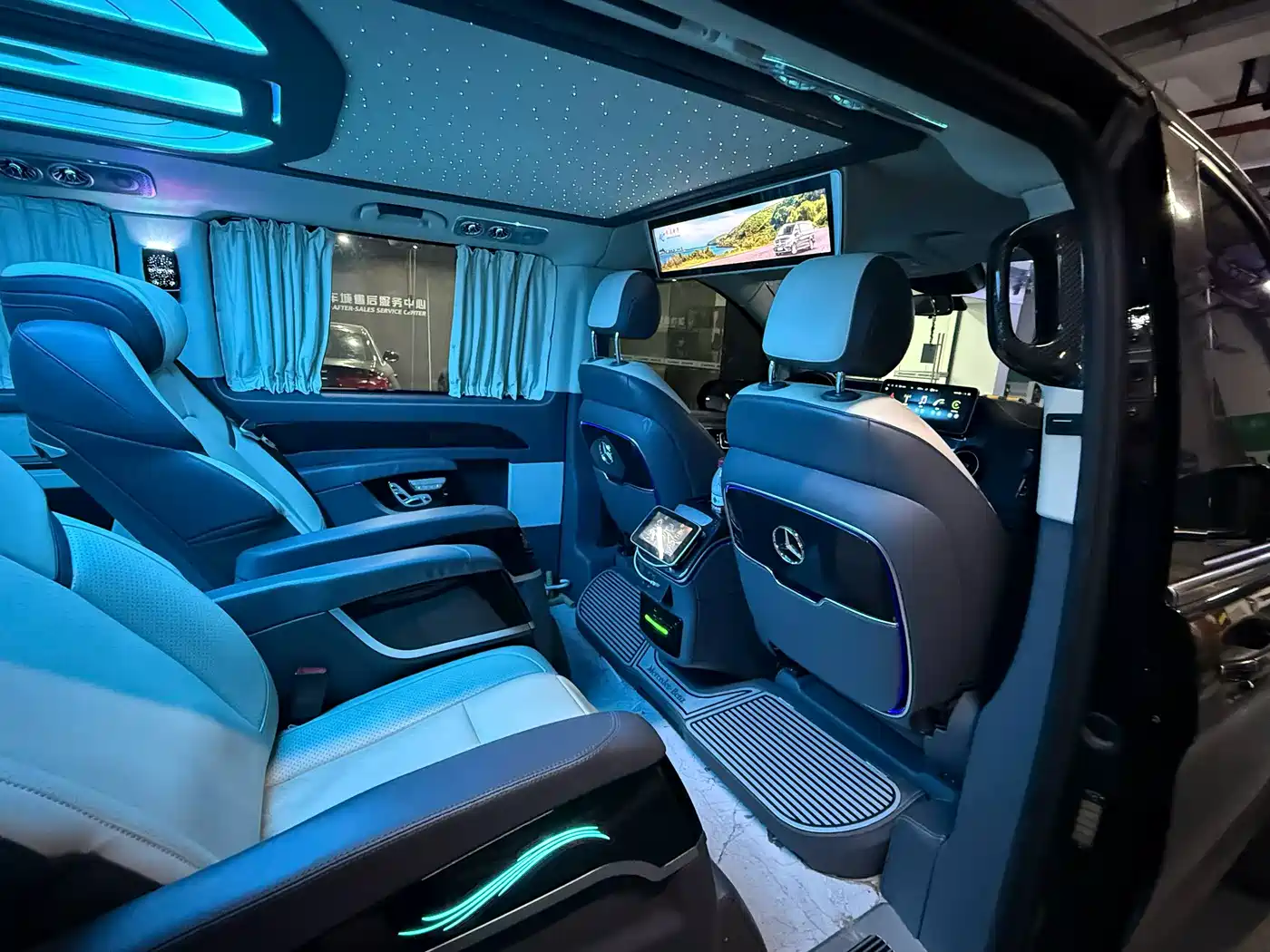 Mercedes-Benz Vito 2024 2.0T Elite 9-Seater фото 8