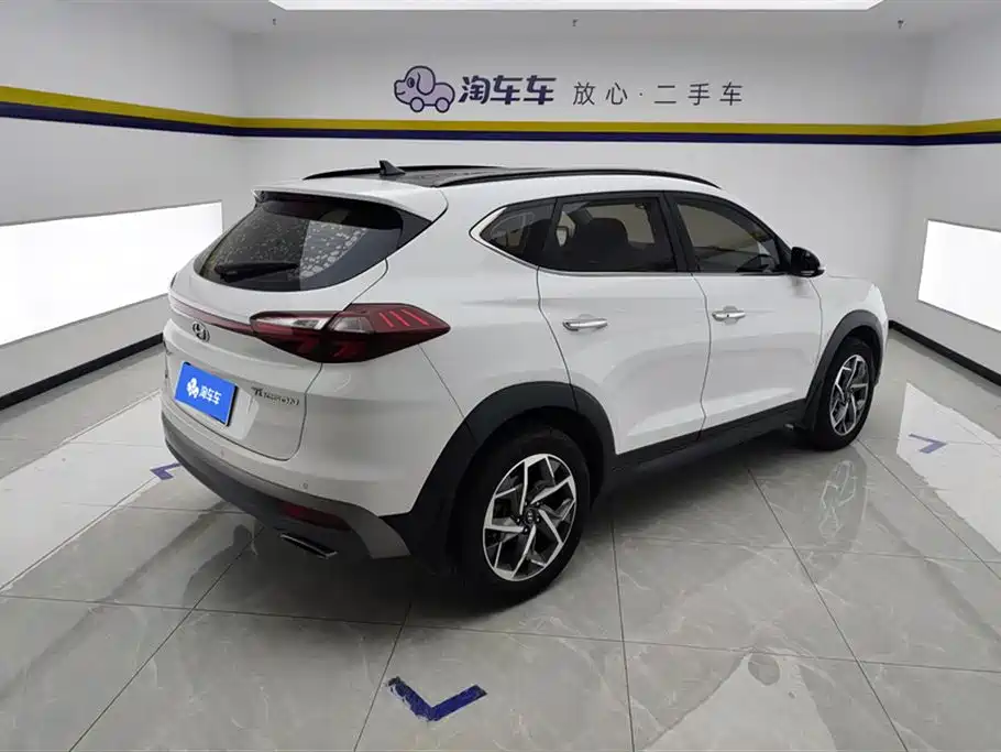 Hyundai Tucson 2019 280TGDi Dual-clutch 2WD Fashion Edition China VI фото 3