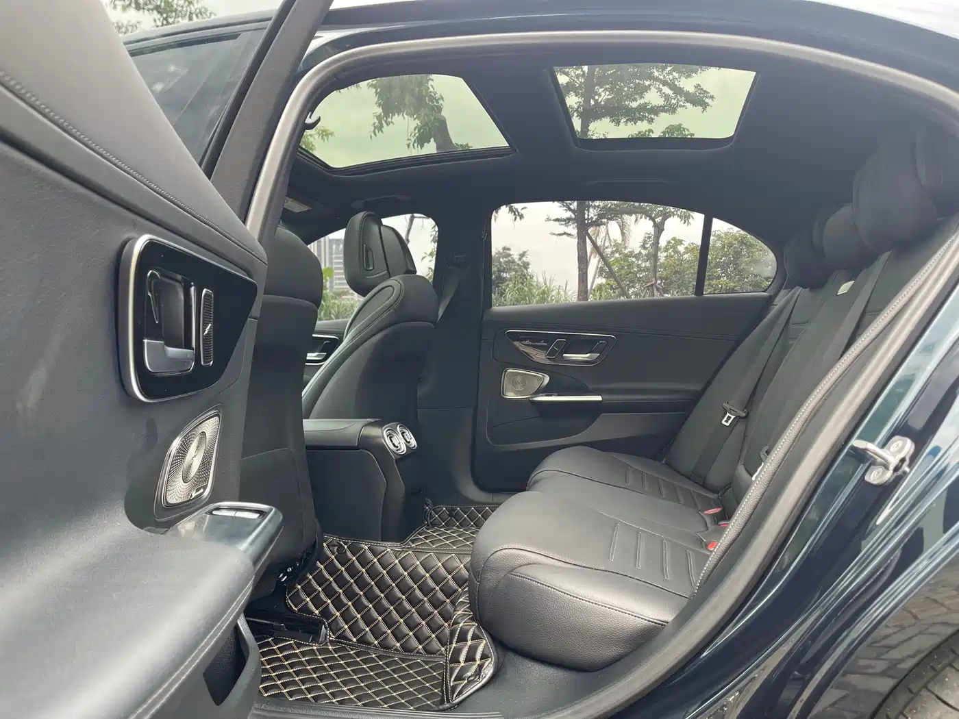 Mercedes-Benz C-Class 2024 Facelift C 260 L Moonlight Sport фото 8