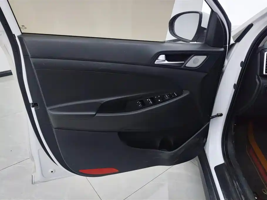 Hyundai Tucson 2019 280TGDi Dual-clutch 2WD Fashion Edition China VI фото 7