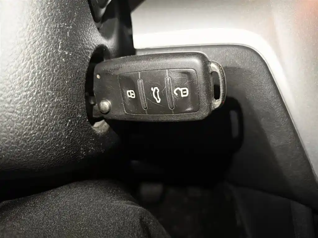 Volkswagen Lavida 2017 1.6L Manual Trend Edition фото 9