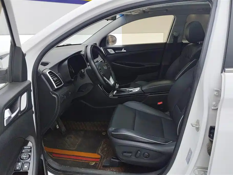Hyundai Tucson 2019 280TGDi Dual-clutch 2WD Fashion Edition China VI фото 9