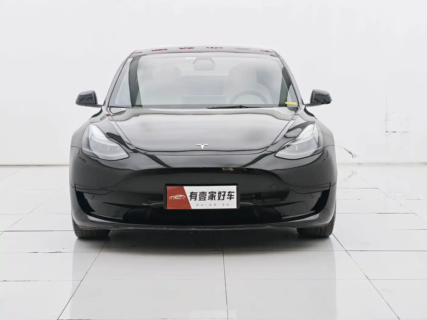 Фото 2 - Tesla Model 3