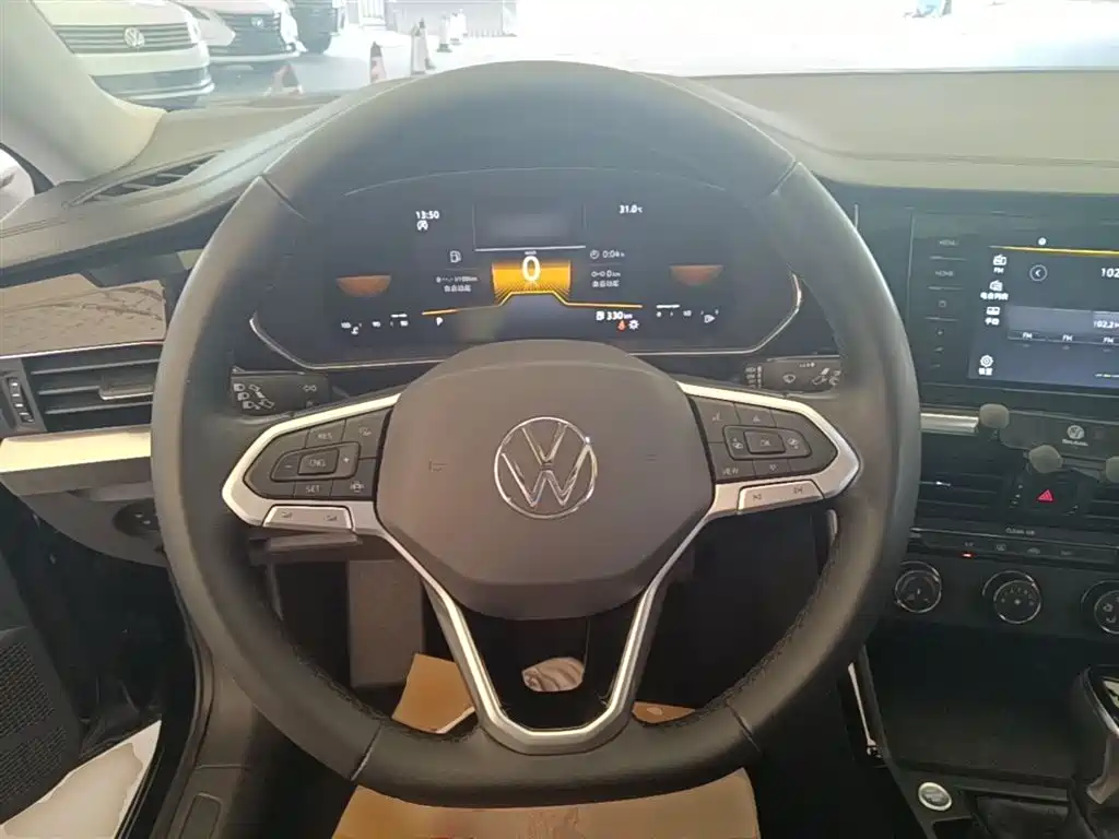 Volkswagen Passat 2022 280TSI Business Edition фото 11