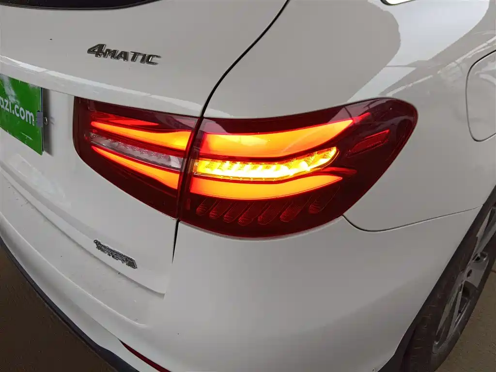 Mercedes-Benz GLC 2017 GLC 260 4MATIC Luxury фото 8