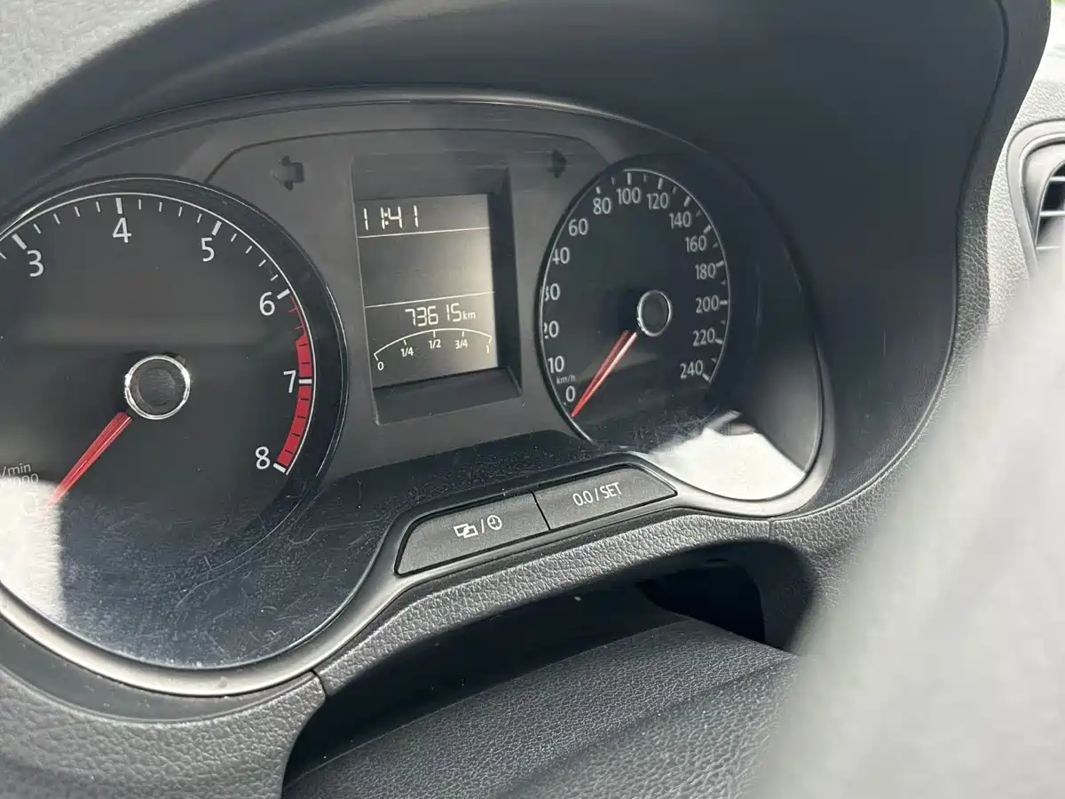 Volkswagen Polo 2018 1.5L Auto Safe Drive фото 6
