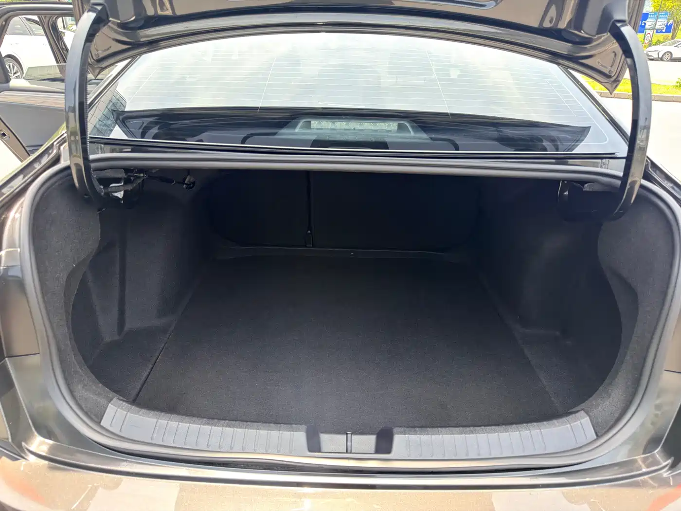 Volkswagen Sagitar 2023 300TSI DSG Excellence Edition фото 17