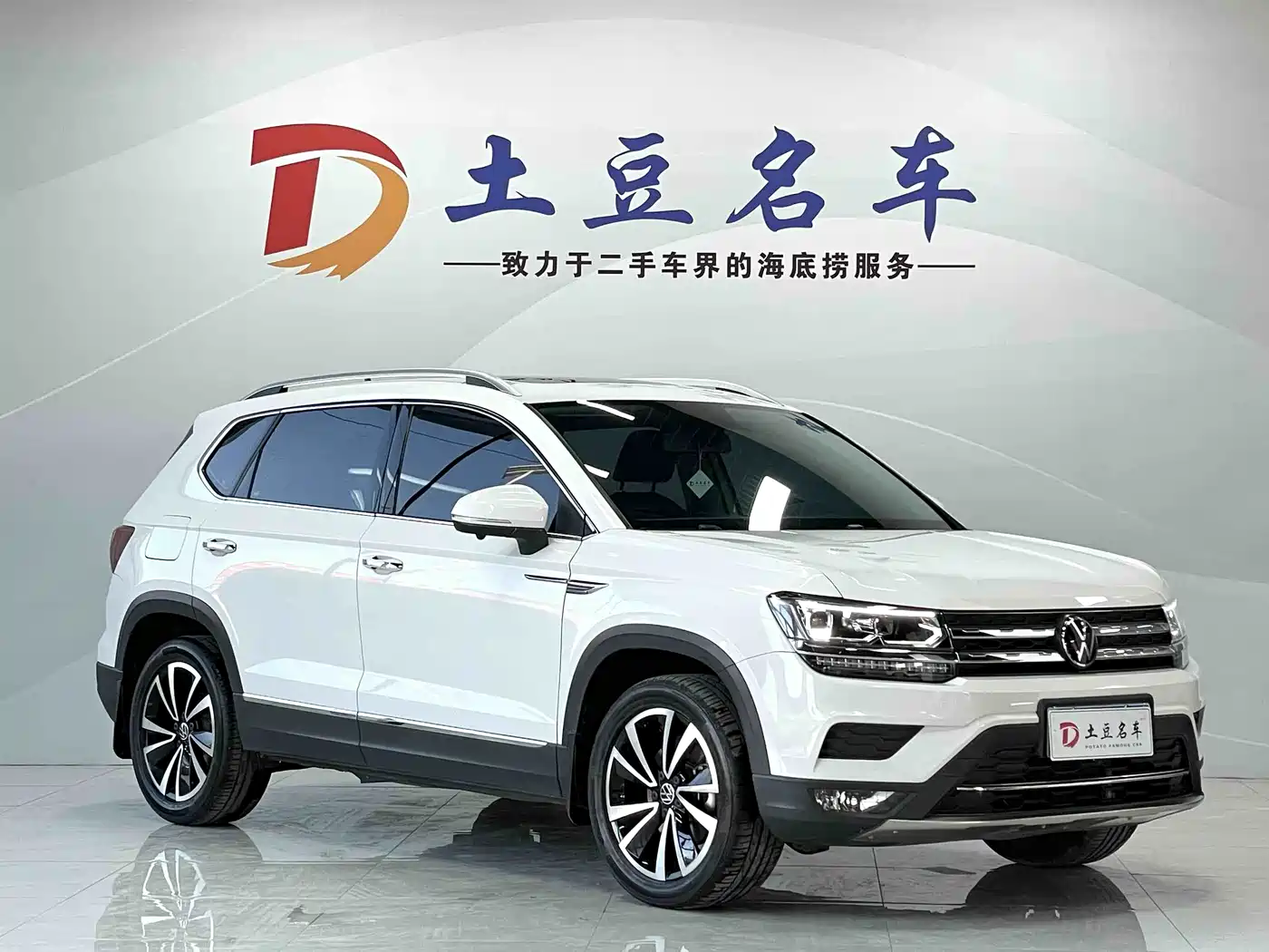 Volkswagen Tharu 2022 280TSI FWD Luxury Edition фото 3
