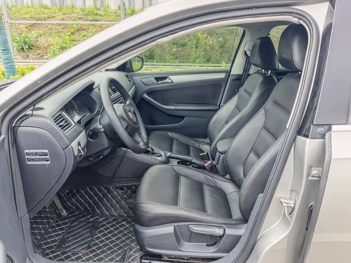Volkswagen Sagitar 2012 Model 1.6L Automatic Fashion фото 8