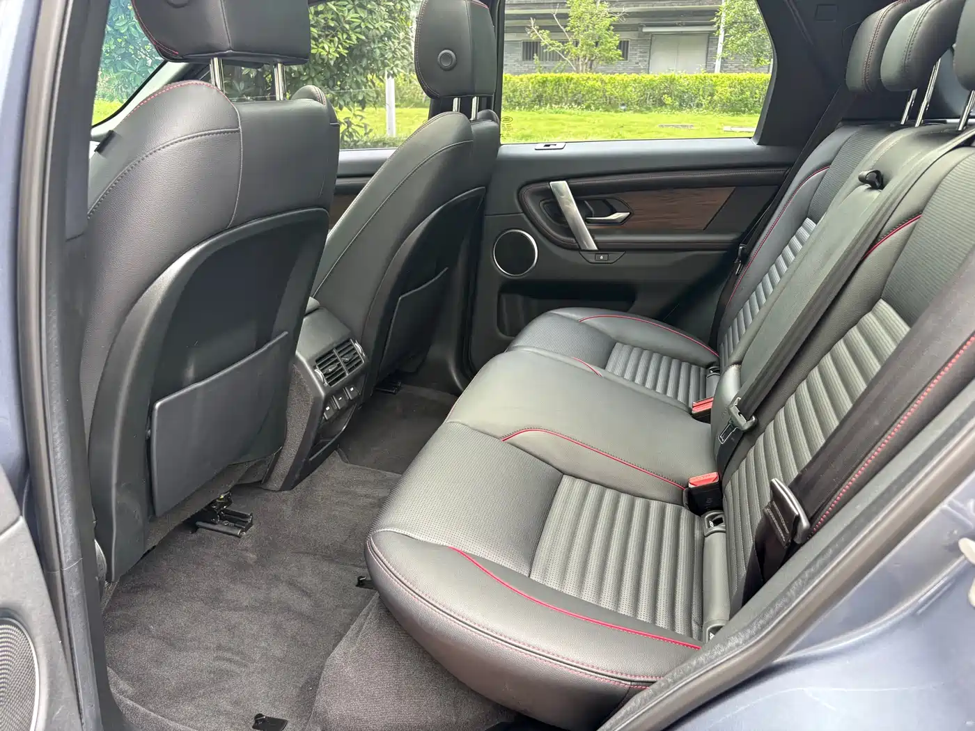 Land Rover Discovery Sport 2023 249PS R-Dynamic S Performance Version фото 11
