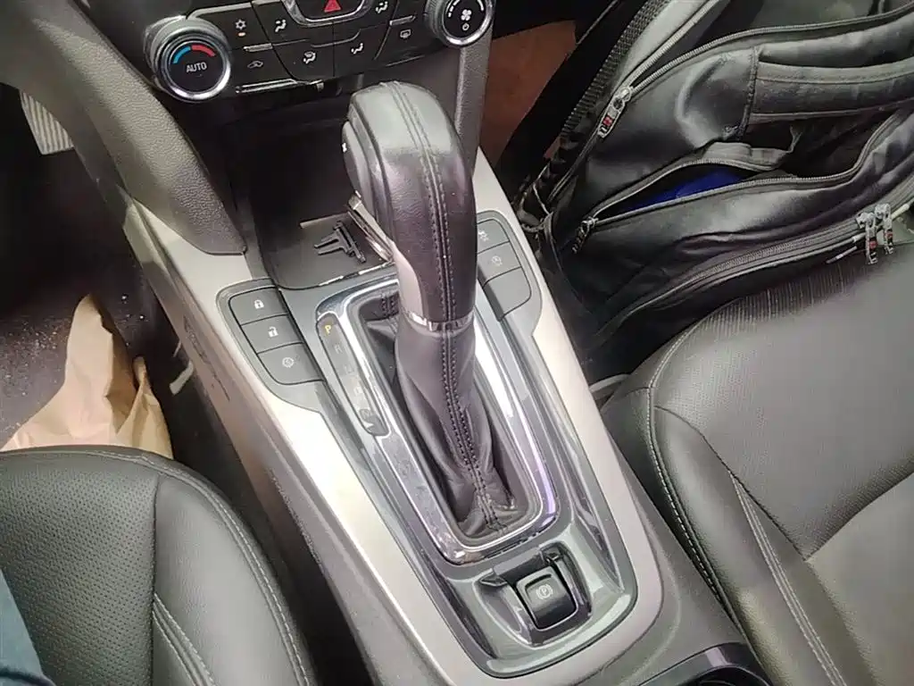 Chevrolet Malibu 2017 1.5T Automatic Luxury Edition фото 14