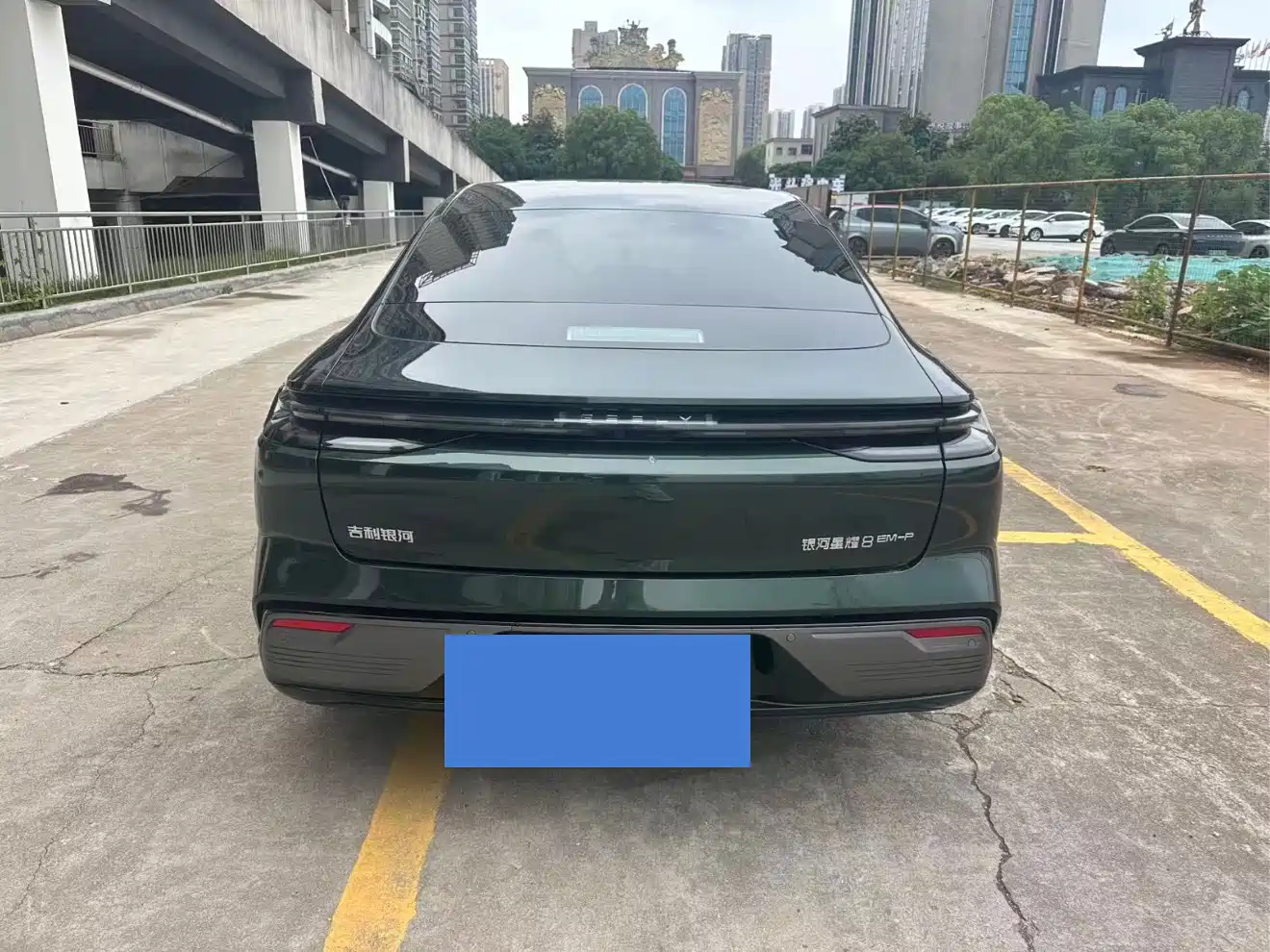 Geely Galaxy Galaxy Xingyao 8 2025 130km EM-i Premium Edition фото 6