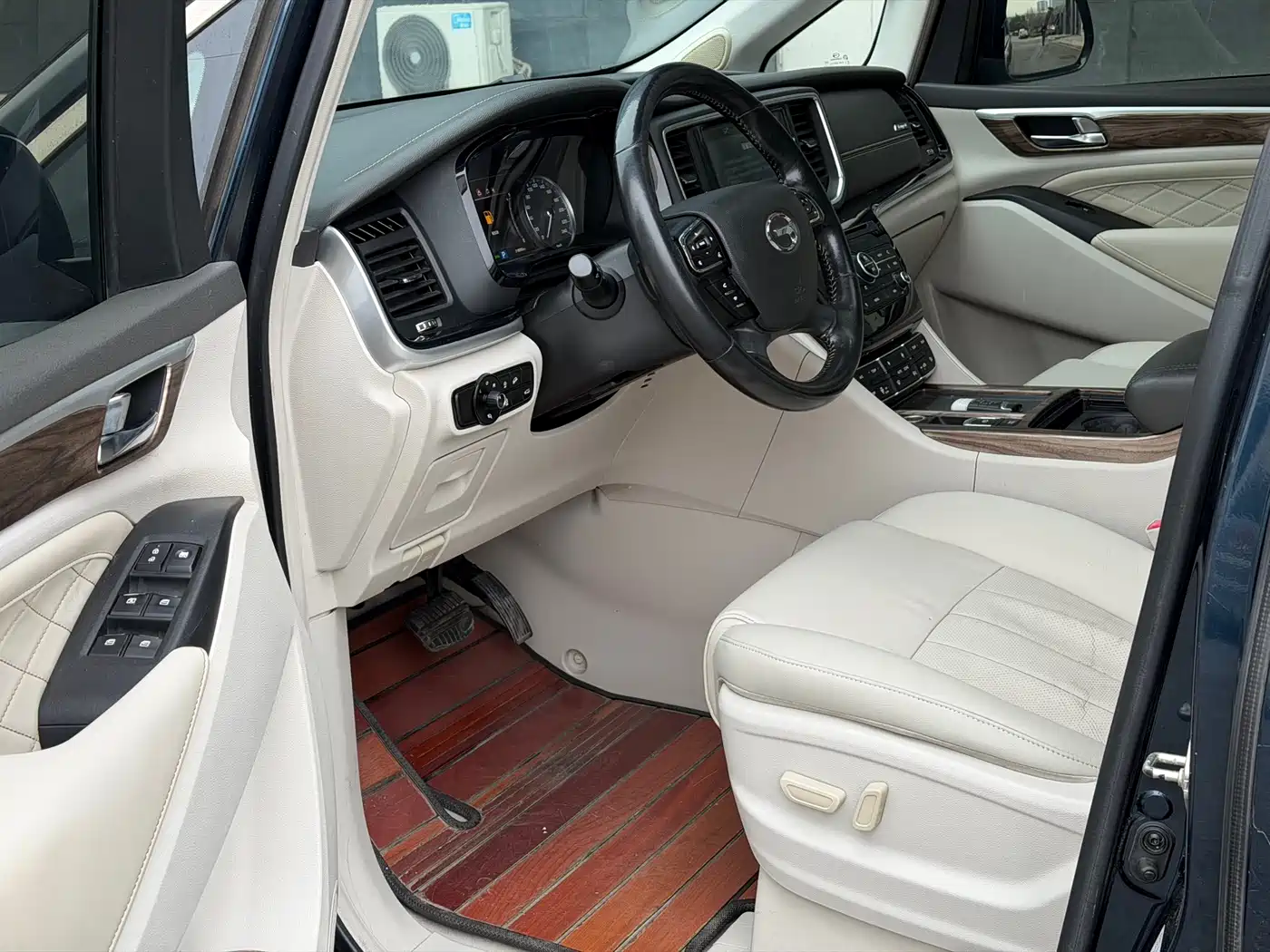 GAC Trumpchi Trumpchi M8 2018 320T Premium Edition фото 9