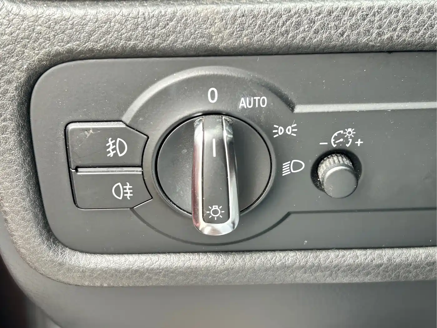 Volkswagen Touareg 2012 R-Line Luxury фото 7