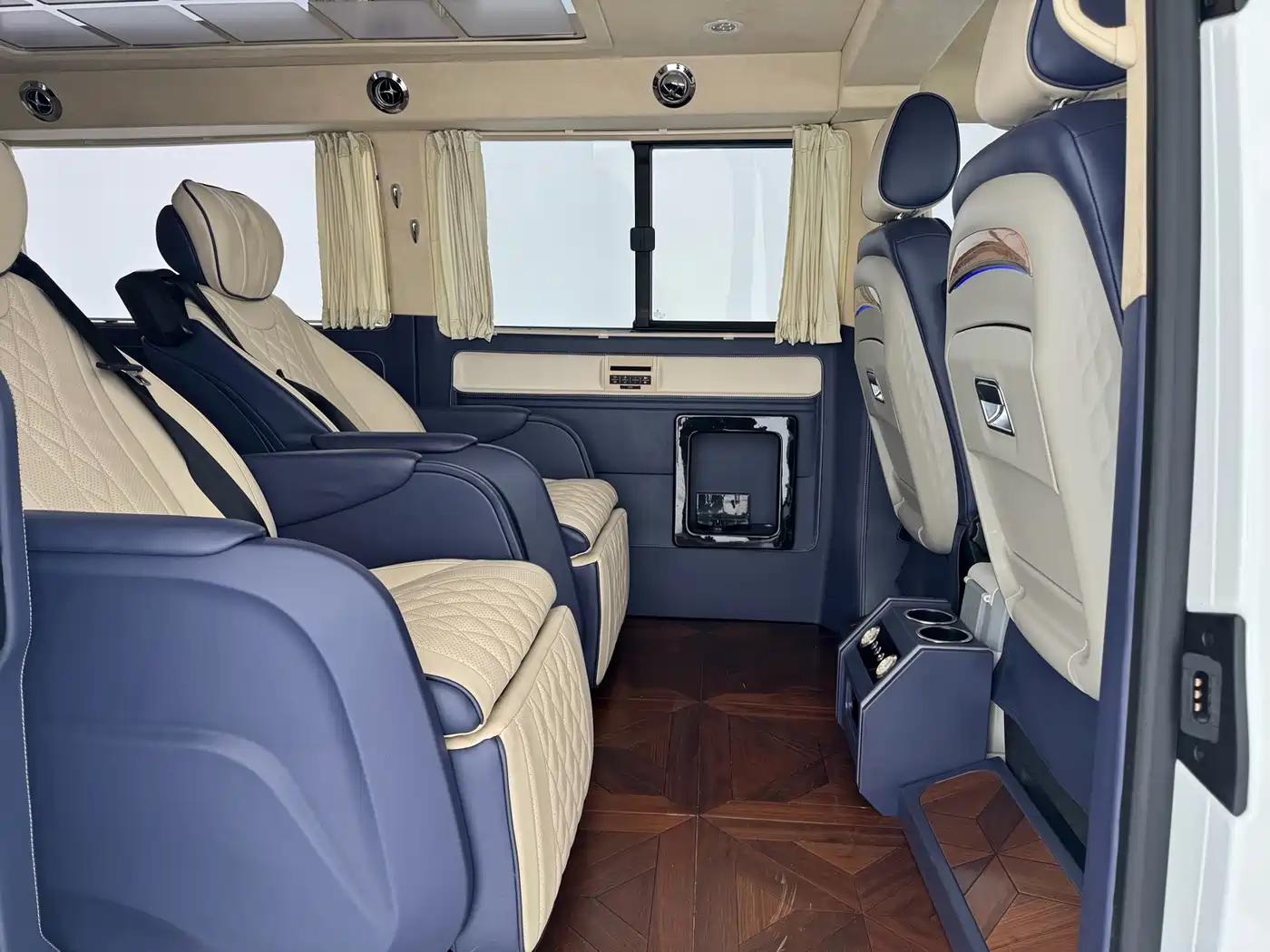 Volkswagen Caravelle 2019 2.0TSI 4WD Comfort 7-seater фото 7
