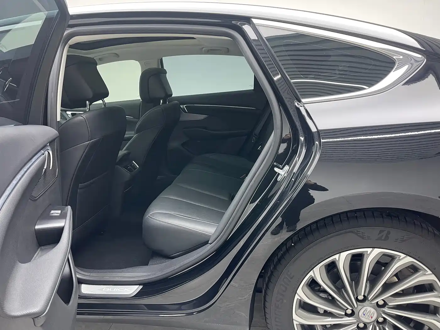 Buick LaCrosse 2023 25T Cross Edition фото 17
