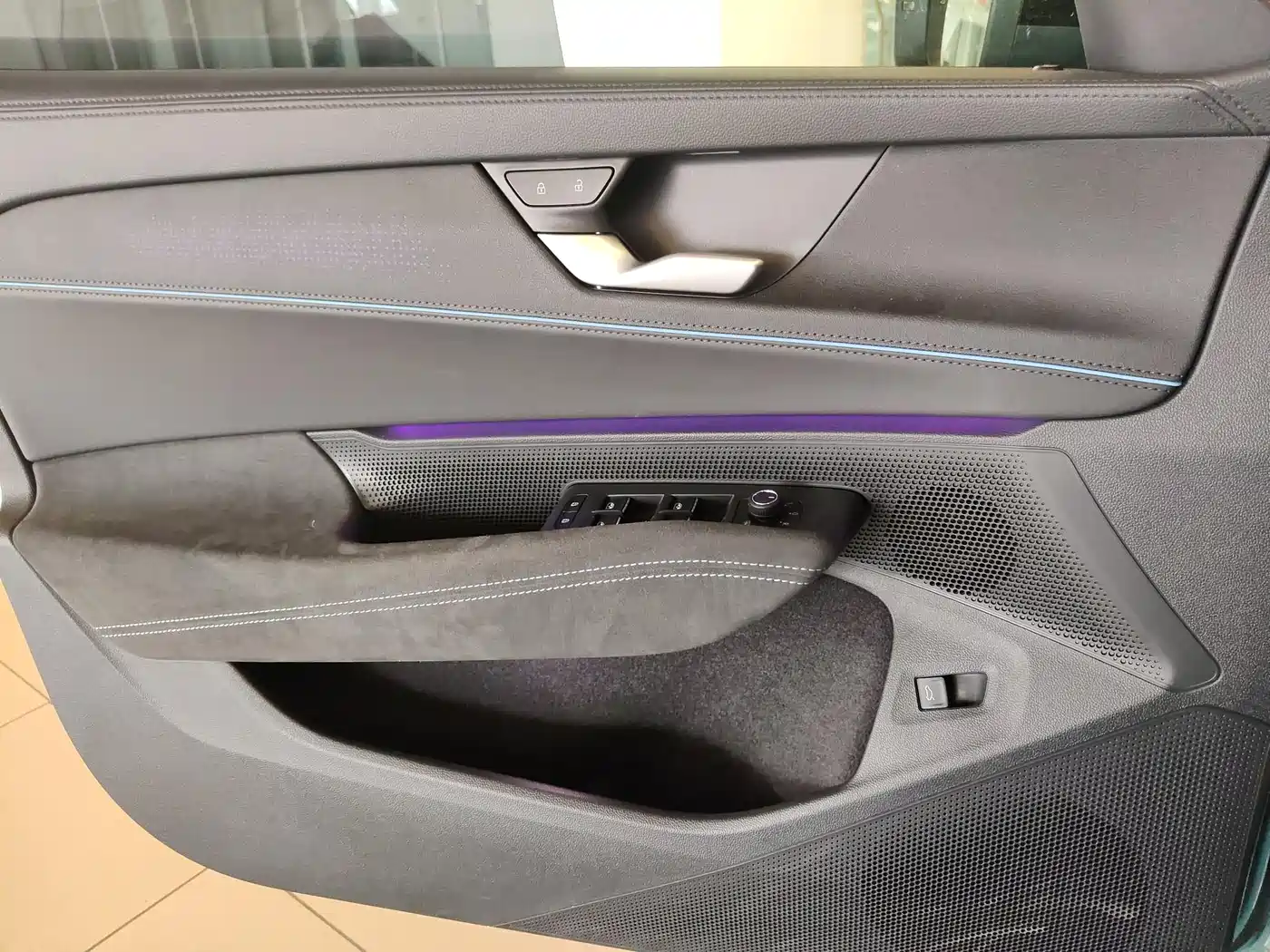 Volkswagen Passat 2025 Model Pro 380TSI Starlight Dragon Premium Edition фото 14