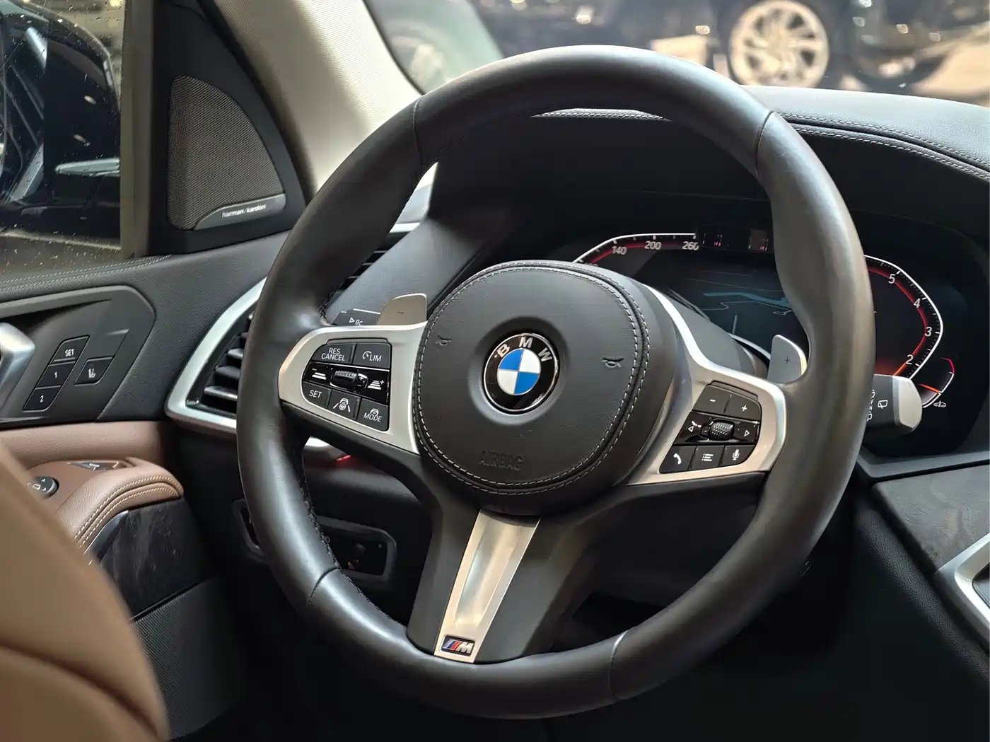 BMW X5 (Import) 2021 xDrive40i Exclusive M Sport Package фото 21