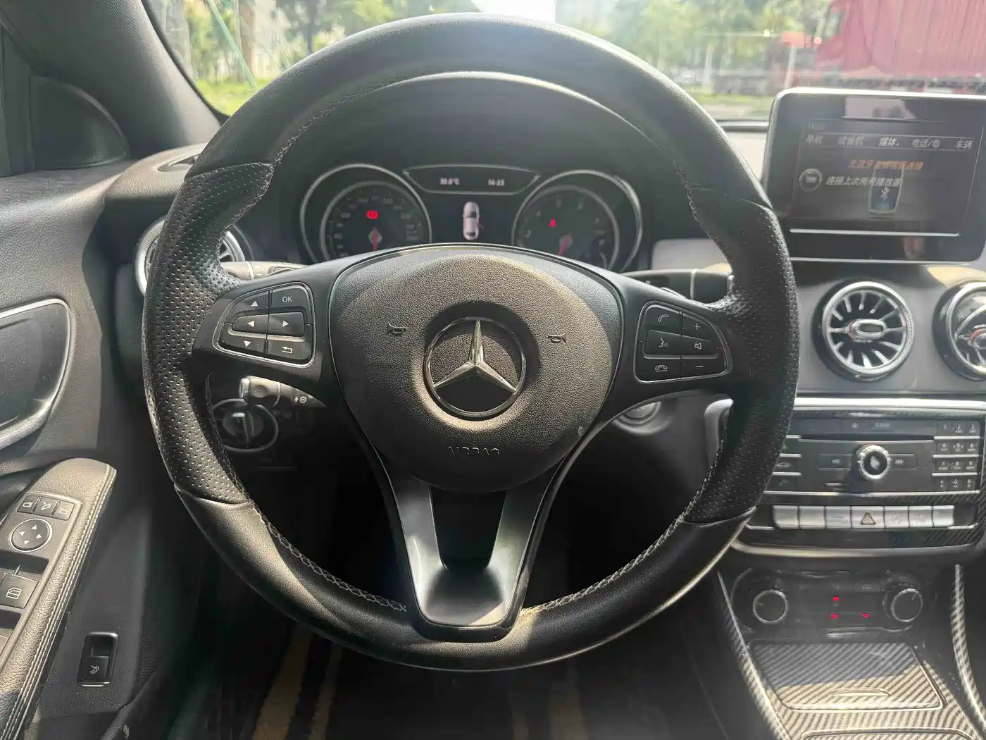 Mercedes-Benz CLA (Import) 2016 CLA 200 Sport фото 8