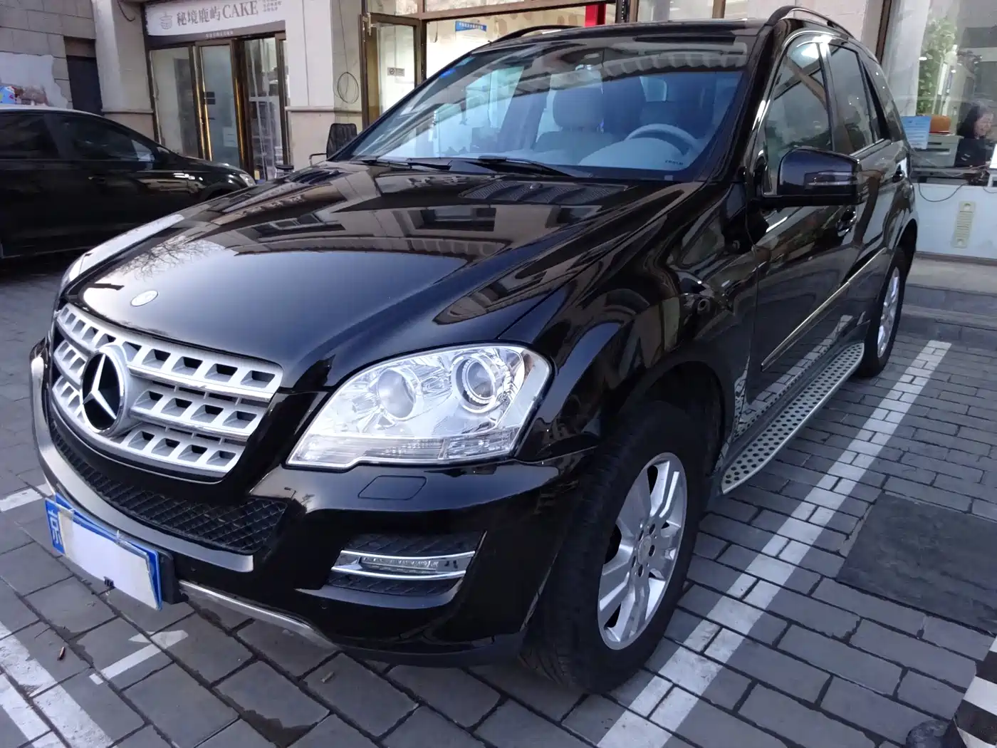 Mercedes-Benz M-Class 2010 ML 300 4MATIC