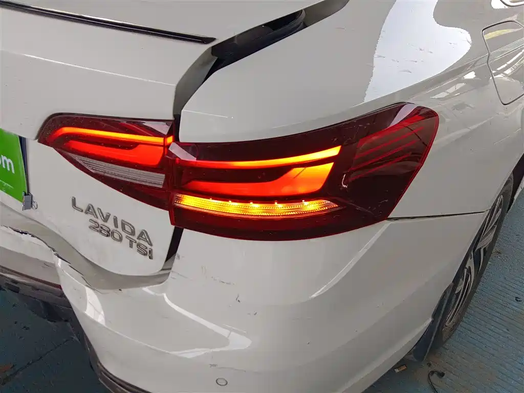 Volkswagen Lavida 2023 280TSI DSG Starlight Comfort Edition фото 24