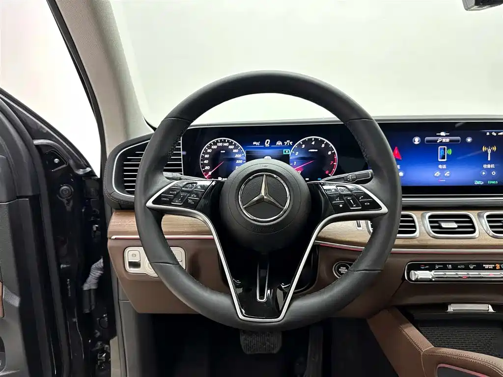 Mercedes-Benz GLE 2024 GLE 450 4MATIC Fashion фото 15