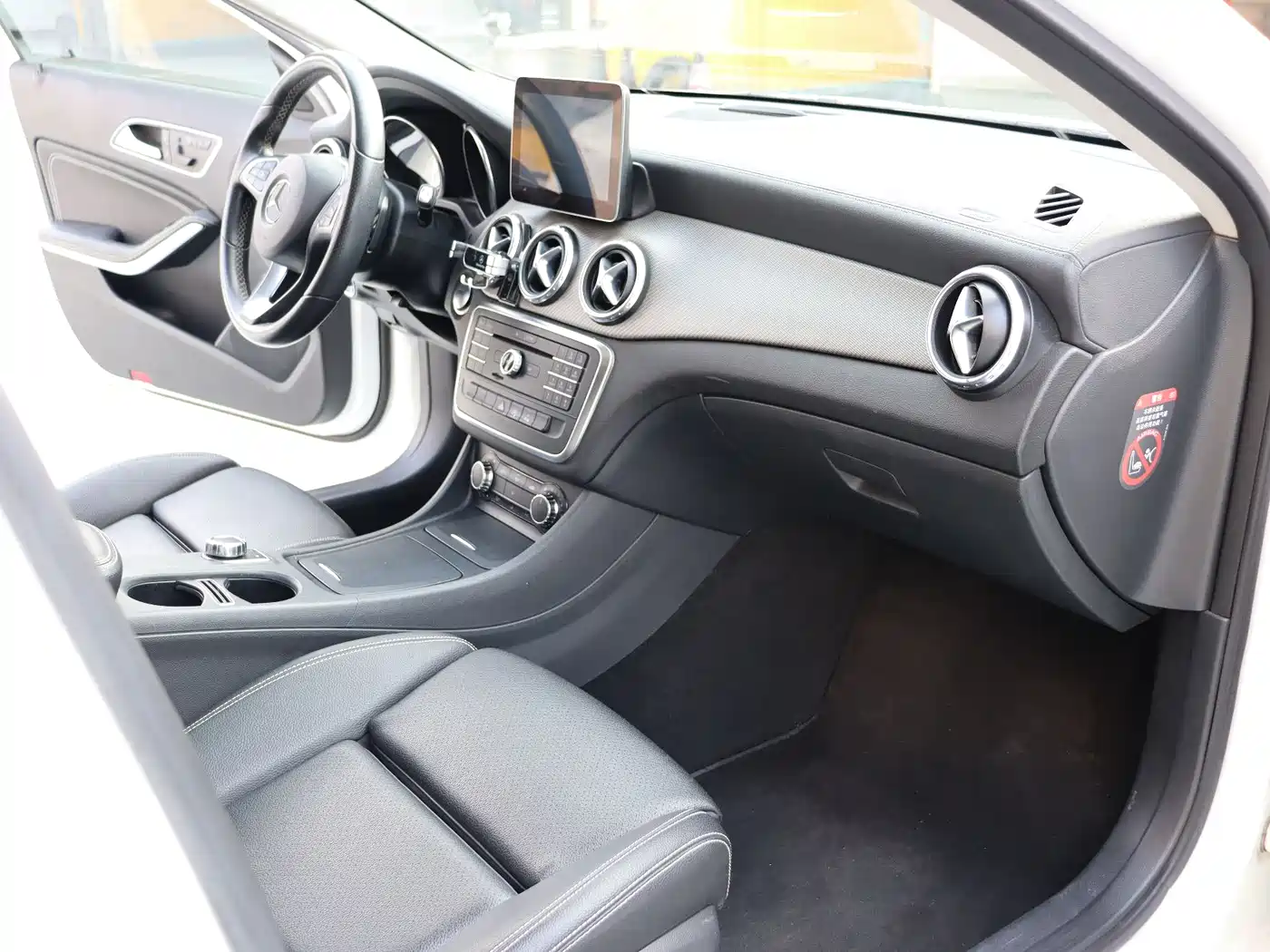 Mercedes-Benz GLA 2016 GLA 200 Dynamic фото 10