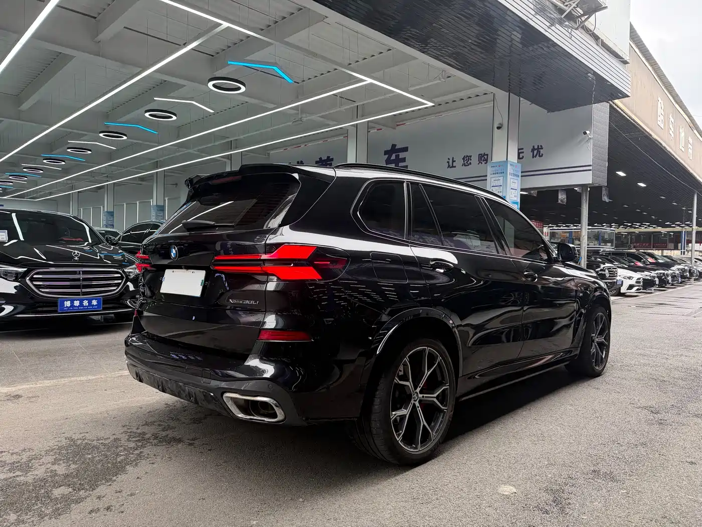 BMW X5 2023 xDrive 30Li Premium M Sport Package фото 22