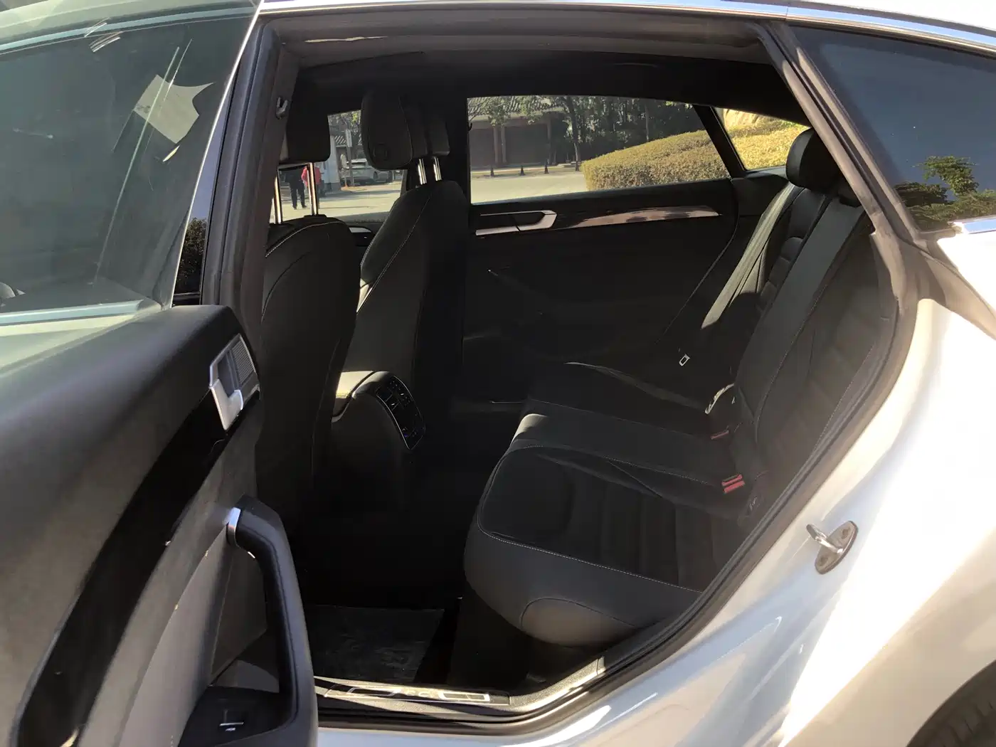 Volkswagen FAW-Volkswagen CC 2023 380TSI Eye-catching Edition фото 15