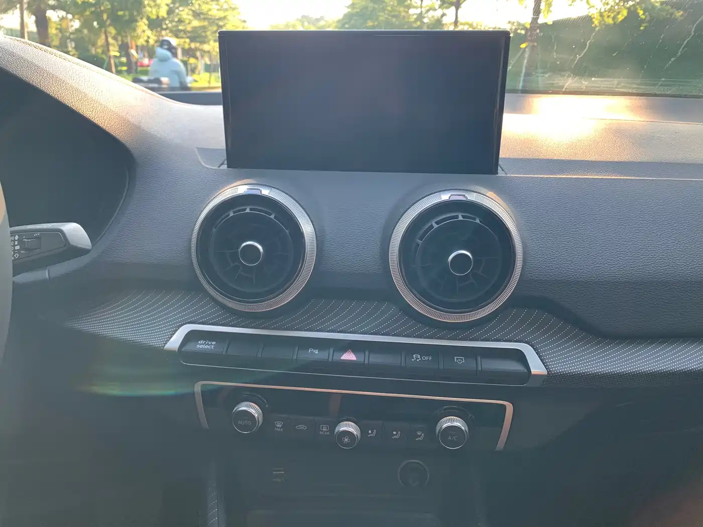 Audi Q2L e-tron 2022 Q2L e-tron Pure Electric Intelligent фото 15