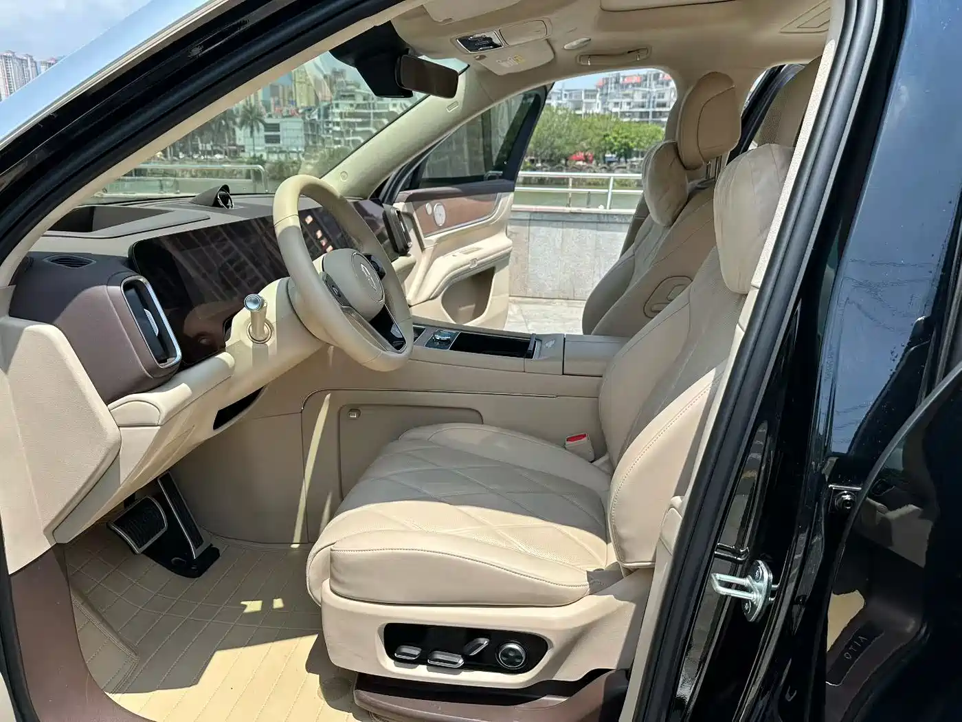 AITO Wenjie AITO M9 2025 Range Extender Max 52kWh 5-Seater фото 5