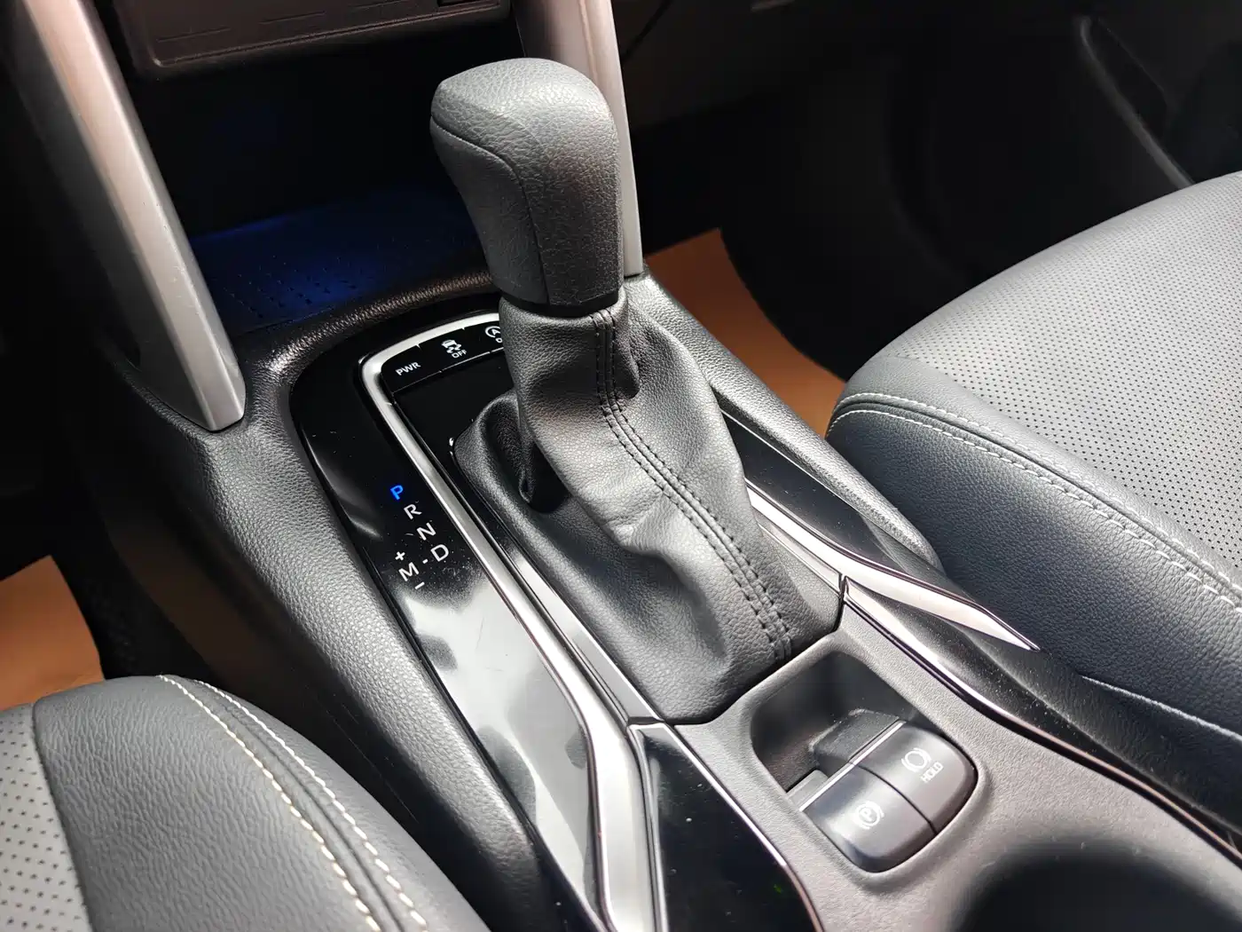 Toyota Frontlander 2024 2.0L CVT Elite Edition фото 9