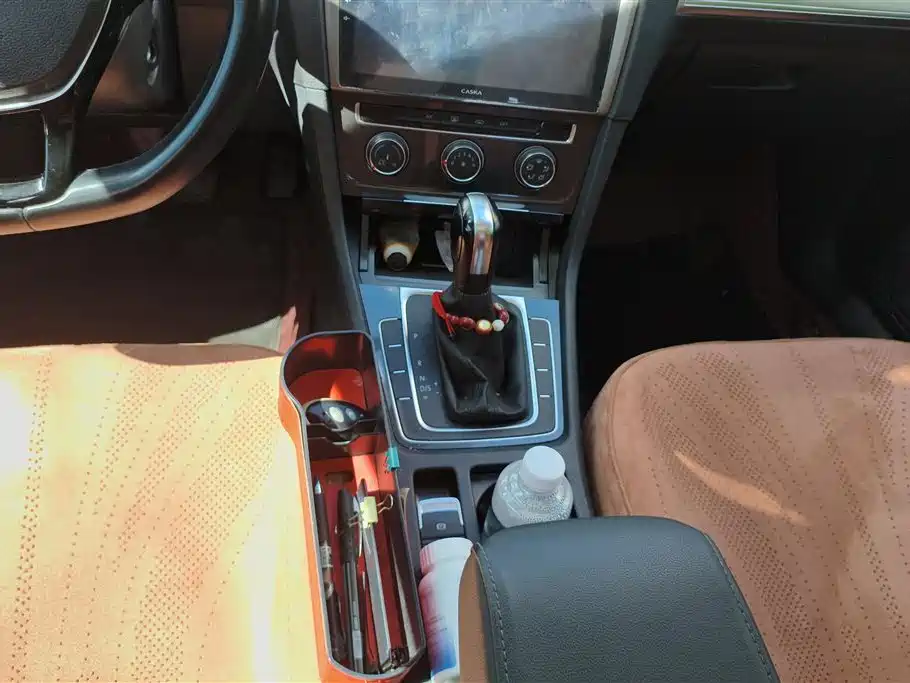 Volkswagen Golf 2018 1.6L Automatic Comfort фото 16