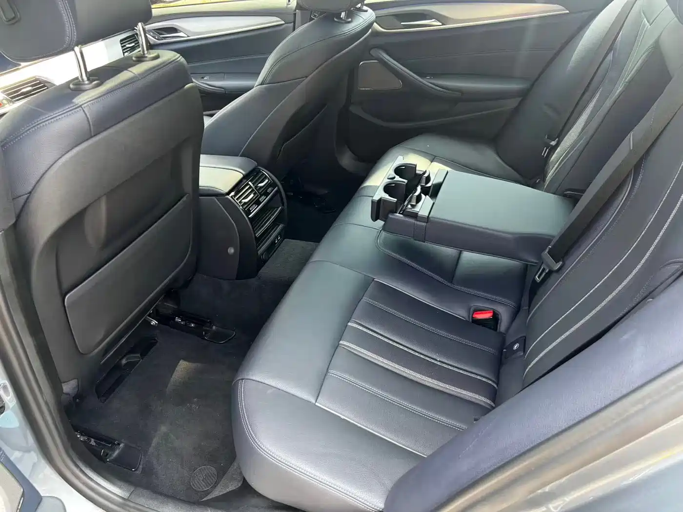 BMW 5 Series (Import) 2020 530i M Sport Package фото 11