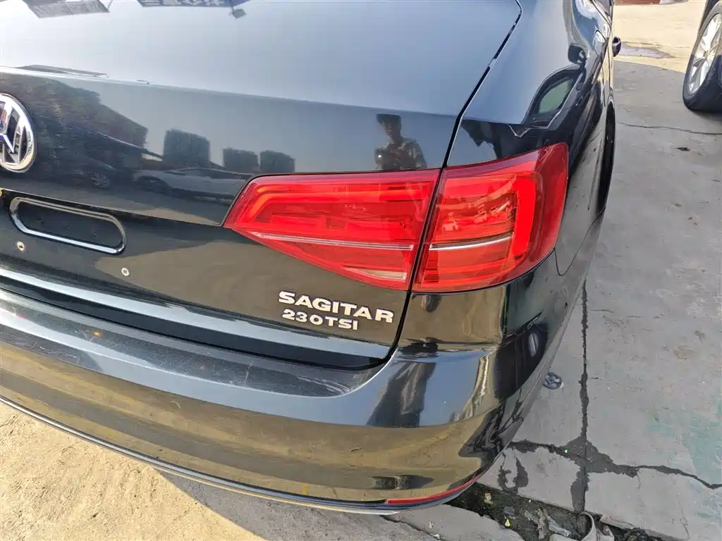 Volkswagen Sagitar 2016 230TSI 25th Anniversary Edition фото 23