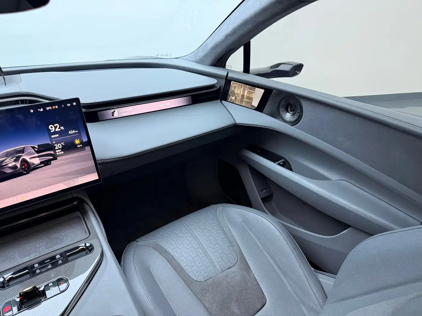 LOTUS SPORTS CAR EMEYA FLOWERS