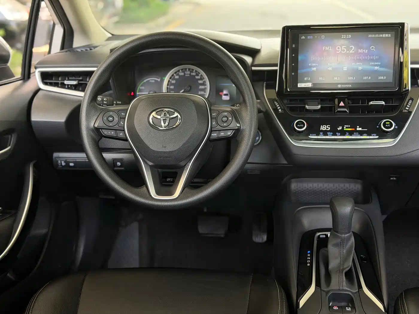 Toyota Corolla 2019 Hybrid 1.8L E-CVT GL-i Elite Edition фото 8